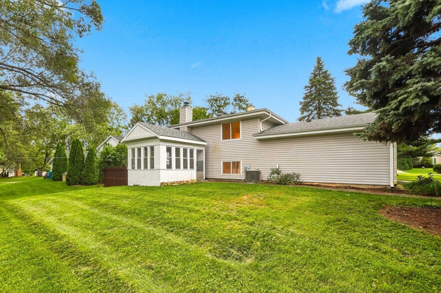 Building Photo - 849 Pear Tree Ln