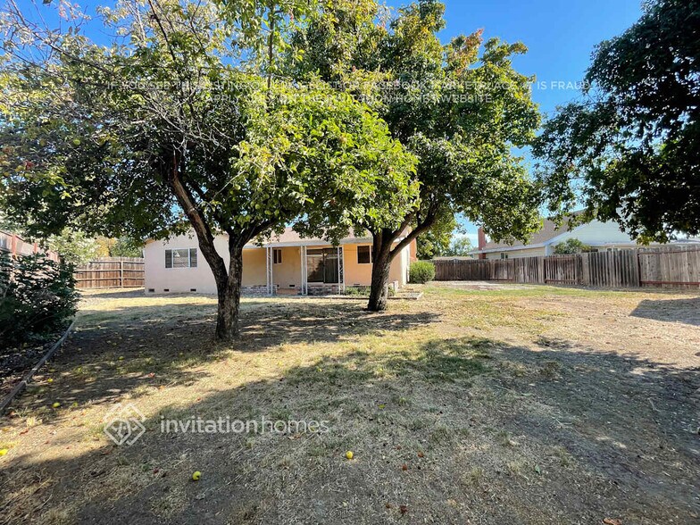 Building Photo - 1127 Cormorant Pl