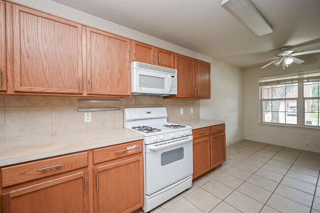 Building Photo - 20015 Cypresswood Springs