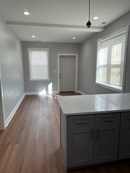 Building Photo - 2827 W 23rd St