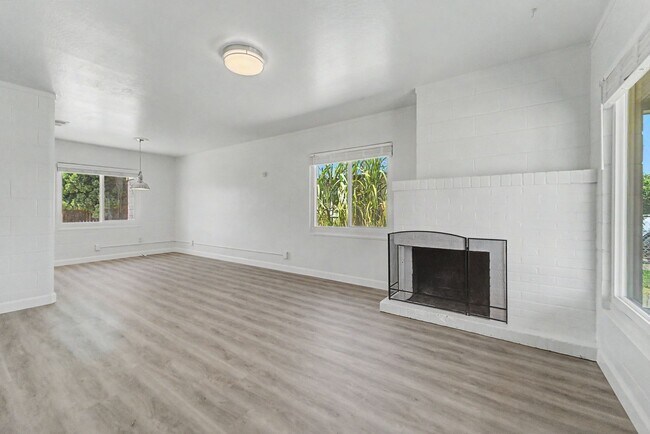 Building Photo - 1258 Rosemary Ln