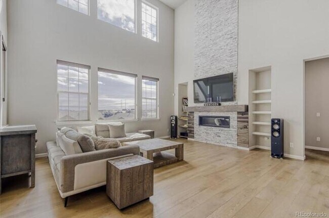 Building Photo - 5 BR/4BA | Newly Renovated Single Family Home | 1-Car Garage Parking | Community Pool!