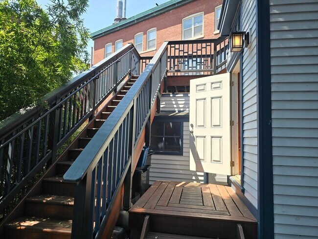 Building Photo - 116 Winnisimmet St