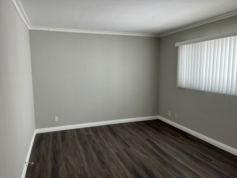 bedroom - 1828 Camden Ave