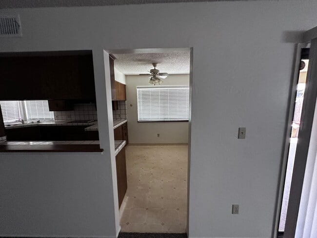 Building Photo - Condo