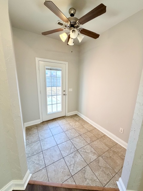 Building Photo - 884 N Meadowlands Dr