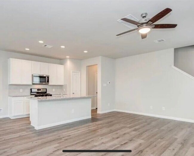 Building Photo - 22106 Regal Heights Ln