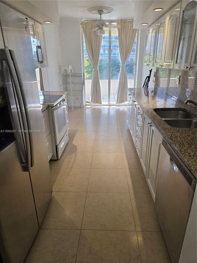 Building Photo - 19355 Turnberry Way