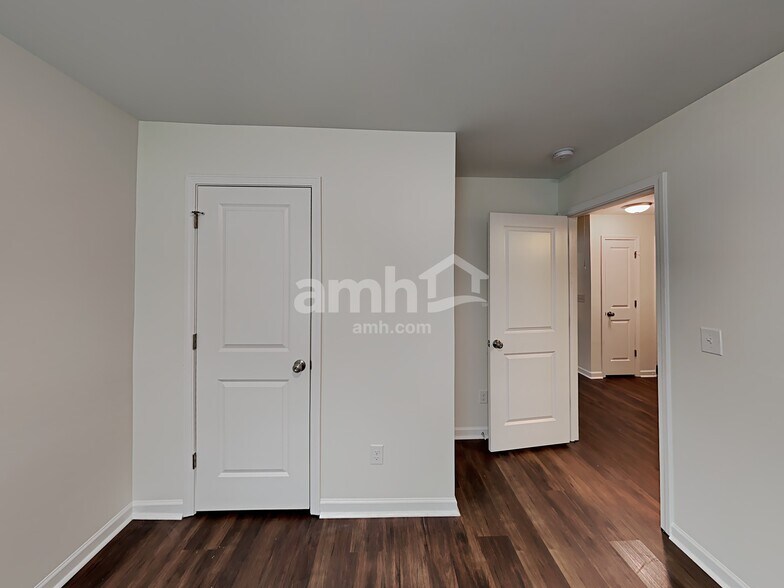 Building Photo - 409 Scotland Dr