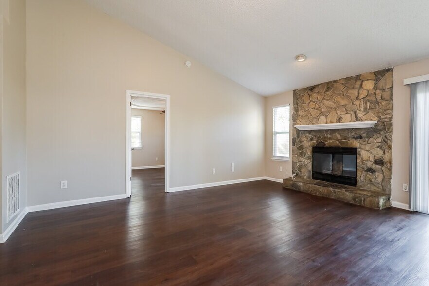 Building Photo - 2938 Seans Ct