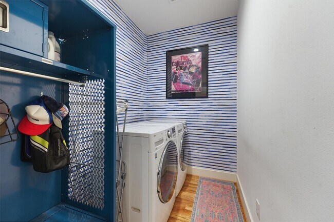 Building Photo - 2708 Kennedy St