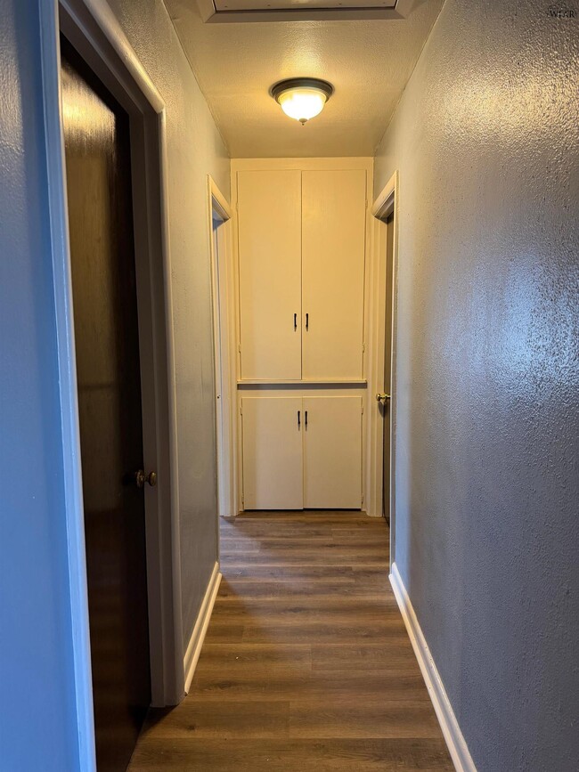 Building Photo - 1019 Harris Ln