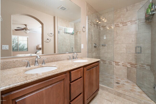 Building Photo - 14240 W Country Gables Dr