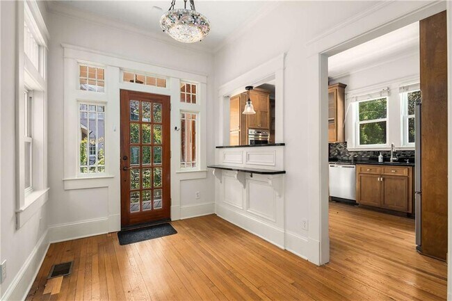 Building Photo - 787 Flat Shoals Ave SE