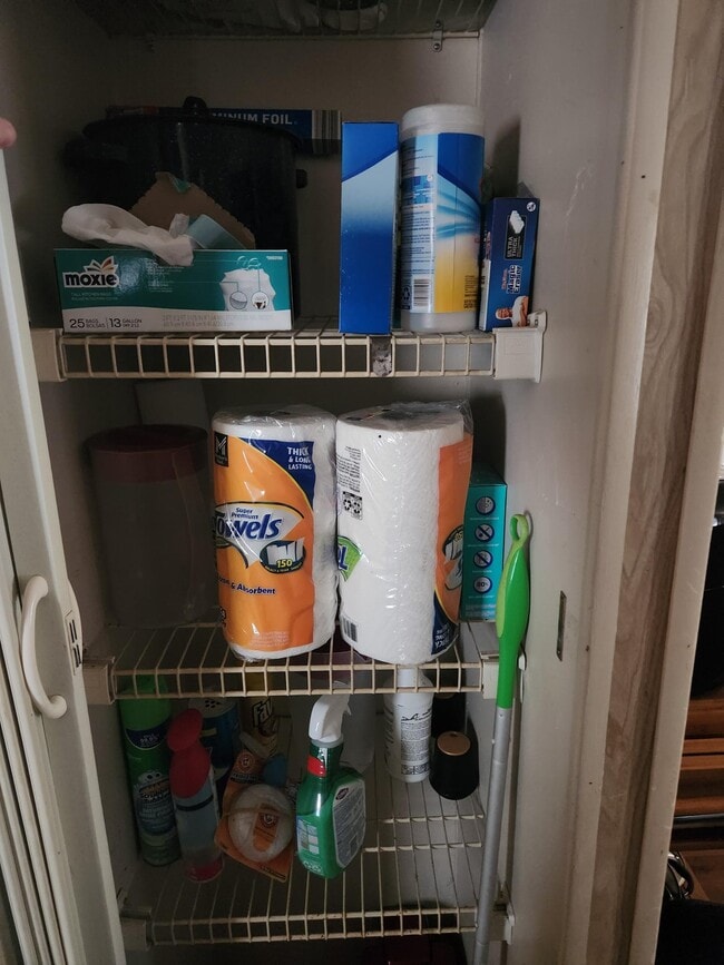 Building Photo - 2121 New Tampa Hwy