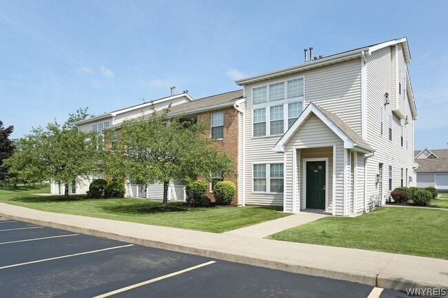 Building Photo - 25 Spring Meadow Dr
