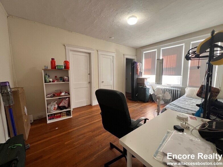 Building Photo - 1630 Commonwealth Ave