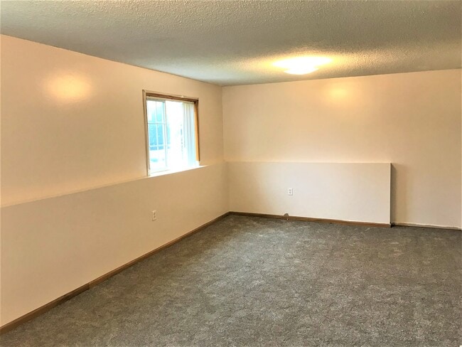 Building Photo - 9283 Oriole Ln