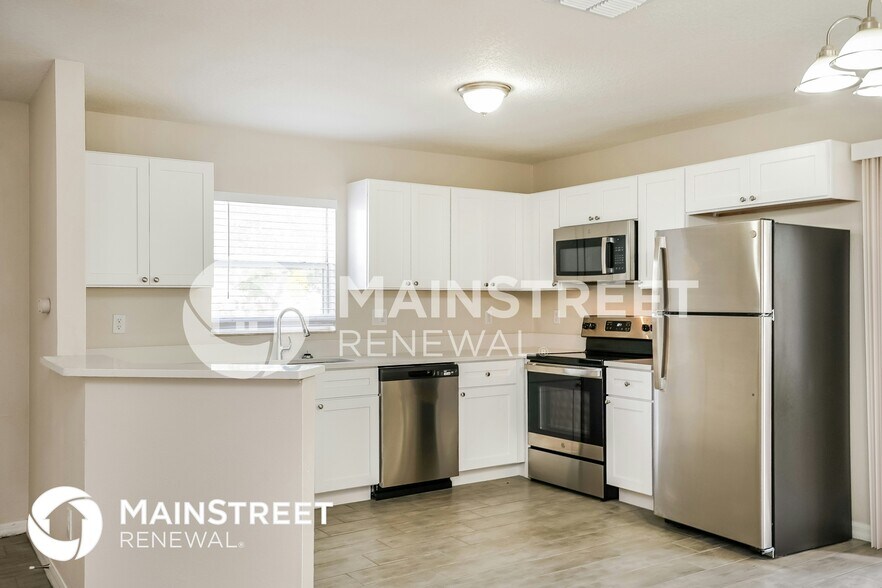 Building Photo - 2427 18th St S