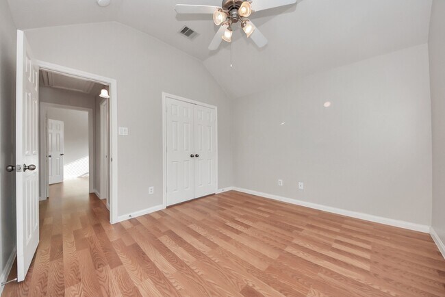 Building Photo - 8719 Sailing Dr