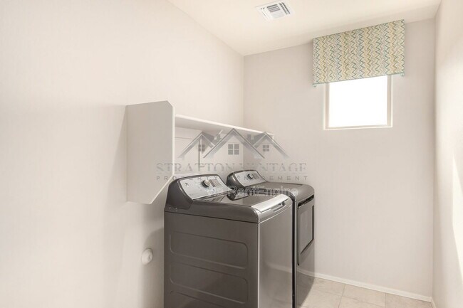 Building Photo - 55 E Constitution Dr