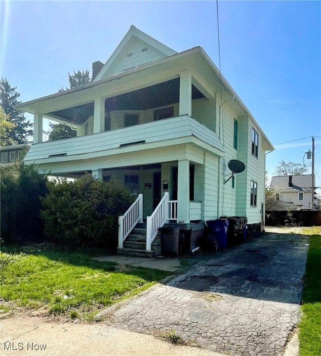 Primary Photo - 10323 Linnet Ave
