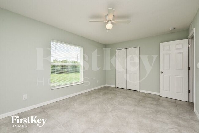 Building Photo - 10363 Grail Ave