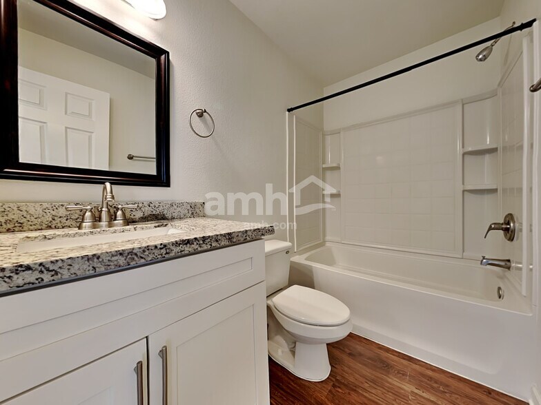 Building Photo - 6333 W Silver Ribbon Ct