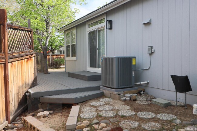 Building Photo - 690 Caughlin Glen