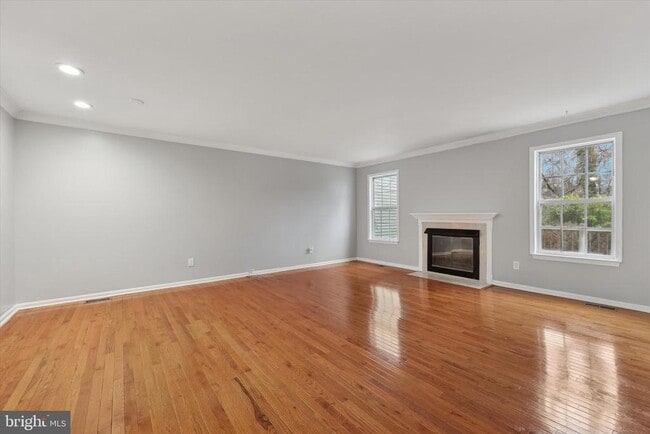 Building Photo - 306 Manor Ln