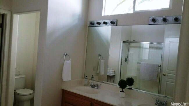 Building Photo - Beautiful Gated 55+ community in Springfie...