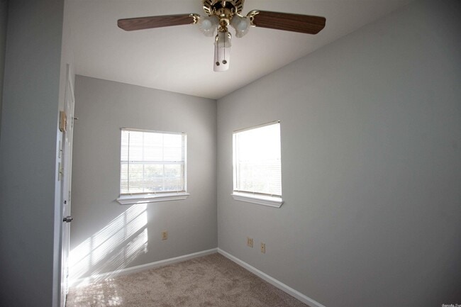 Building Photo - 2114 Maple St