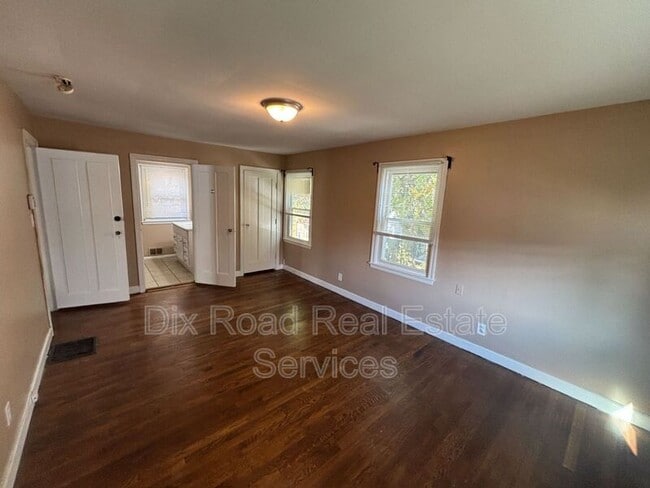 Building Photo - 107 Edgewood Ave