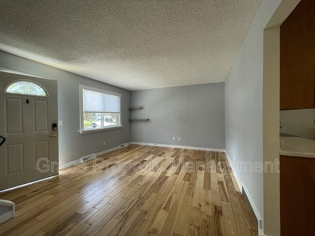 Building Photo - 8741 W 89th Pl