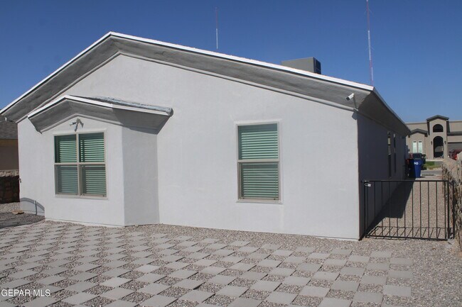 Building Photo - 12492 Cayo Norte Dr