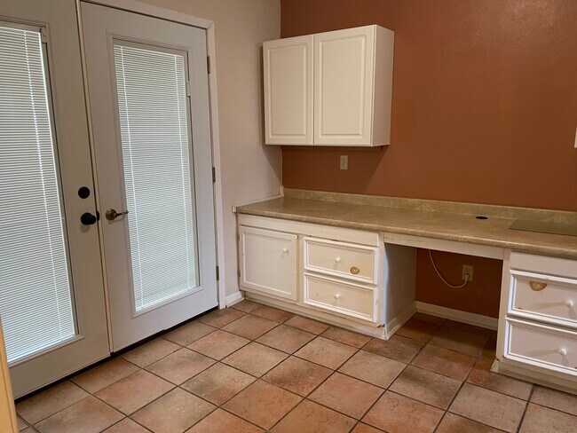 Building Photo - 870 Fenway Park