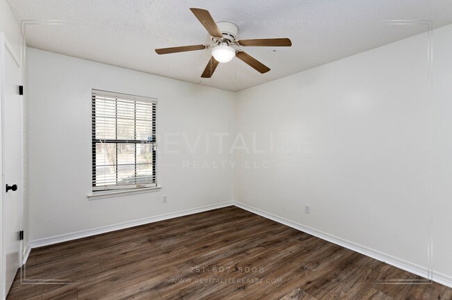 Building Photo - Beautifully Renovated 3 Bed 2 Bath Home in Theodore