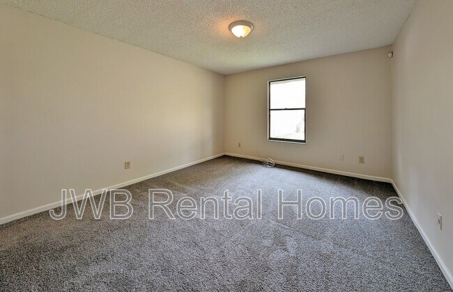 Building Photo - 7635 Indian Lakes Dr