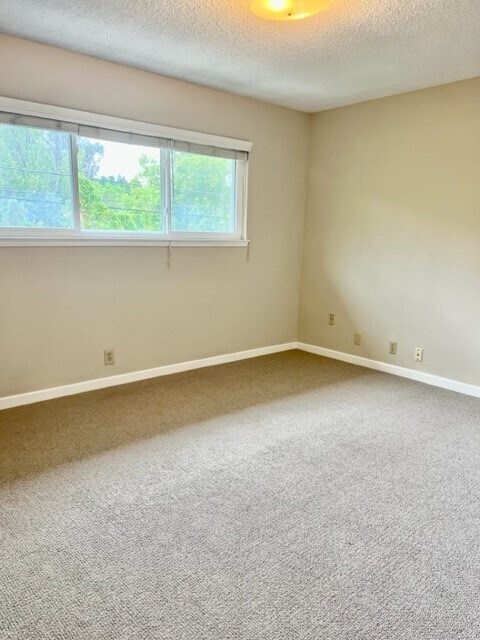 Building Photo - 35 Miramonte Dr