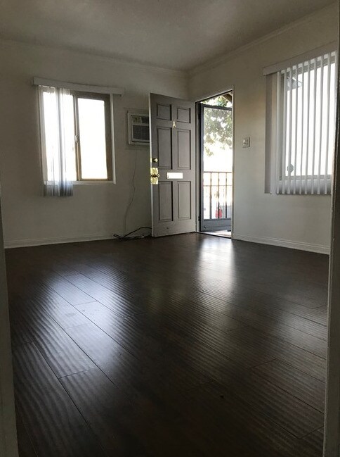 Living Room - 233 E Alameda Ave