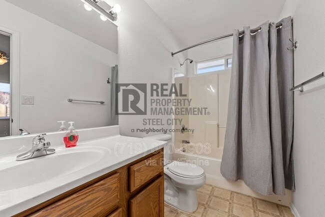 Building Photo - 842 Edna Way