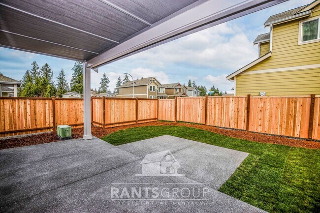 Building Photo - Easy freeway access! Newer subdivision!