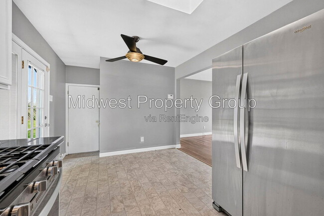 Building Photo - 1205 Acredale Dr