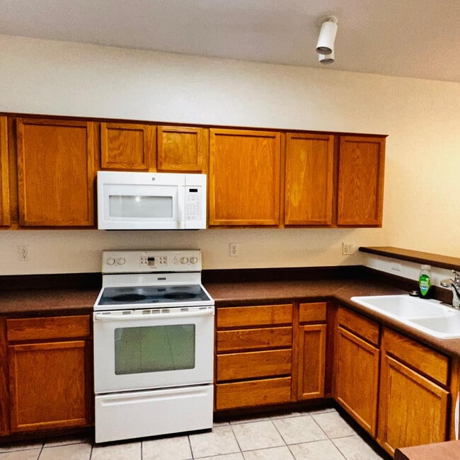 Building Photo - 949 S Racine Ln