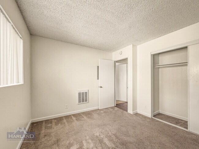 Building Photo - 2112-2114 Thomas Avenue - 2114 Unit 2-