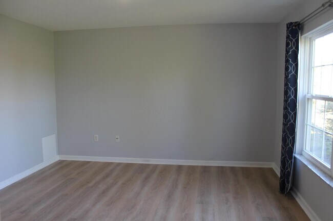 Building Photo - 7774 Essex Gate Dr