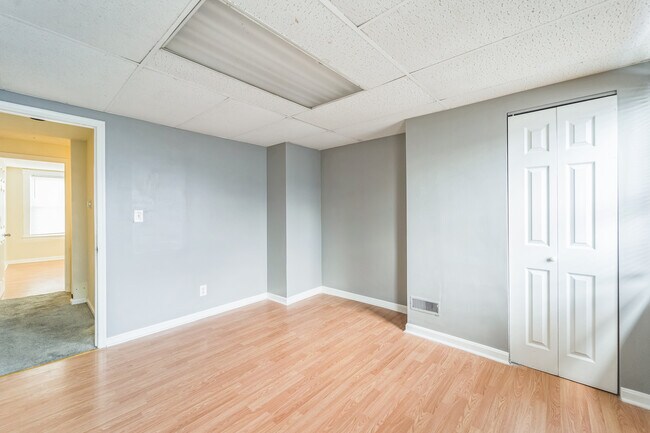 Building Photo - 3818 Mt Pleasant Ave