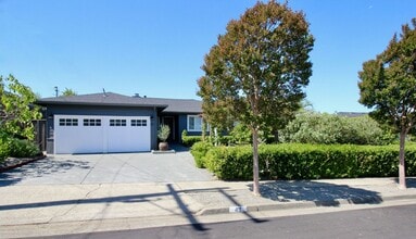 Building Photo - Charming Single-Level Northbridge 3BD/2BA ...