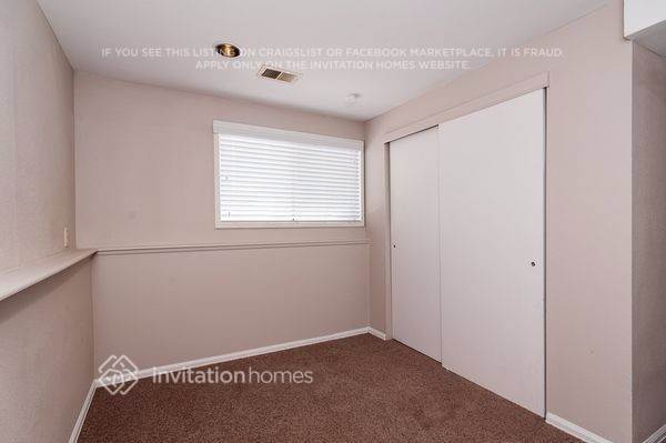 Building Photo - 17430 E Gunnison Pl