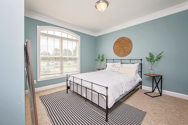 Building Photo - 331 Ridgeway Ct